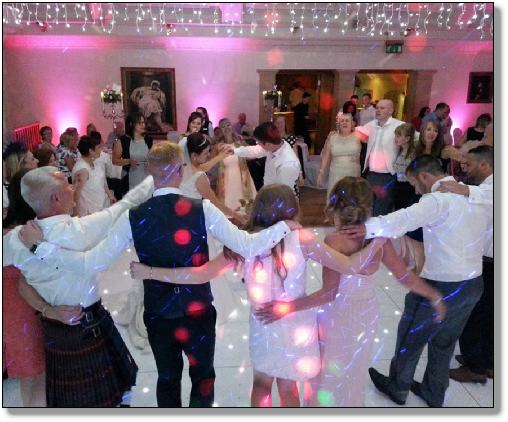 Essex Wedding DJs provide lively mobile disco